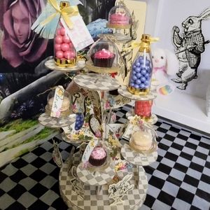 💕 Alice In Wonderland 💕 Cupcake Stand